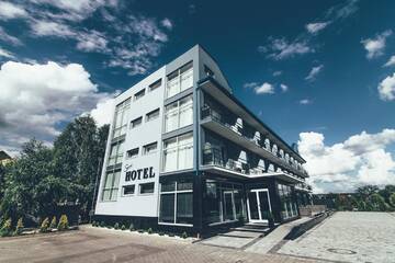 Фотографии Отель Zinedine Sport-Hotel г. Ужгород (Украина) №1 Фото Отель Zinedine Sport-Hotel г. Ужгород 1