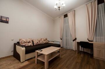 Фотографии Апартаменты Wonderful flat on city center (Mukachivska 4/11) г. Ужгород (Украина) №1 Фото Апартаменты Wonderful flat on city center (Mukachivska 4/11) г. Ужгород 1