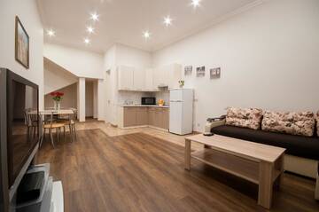 Фотографии Апартаменты Wonderful flat on city center (Mukachivska 4/11) г. Ужгород (Украина) №2 Фото Апартаменты Wonderful flat on city center (Mukachivska 4/11) г. Ужгород 2