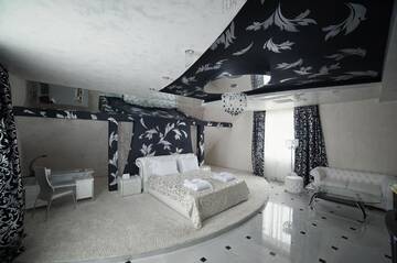 Фото номера Люкс с видом на город Отель Hotel Praha г. Ужгород 7