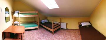 Фото номера Кровать в общем 6-местном номере для мужчин и женщин Хостелы Krone Hostel г. Ужгород 5