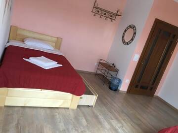 Фото номера Односпальная кровать в двухместном номере с 2 отдельными кроватями Хостелы VULYK Hostel г. Ужгород 4