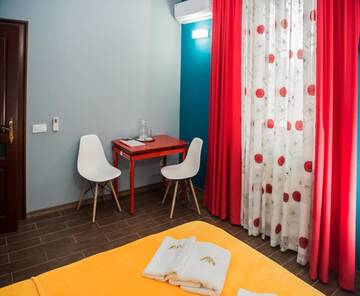 Фото номера Улучшенный двухместный номер с 1 кроватью Отель Hotel " BOUTIQUE " г. Ужгород 9