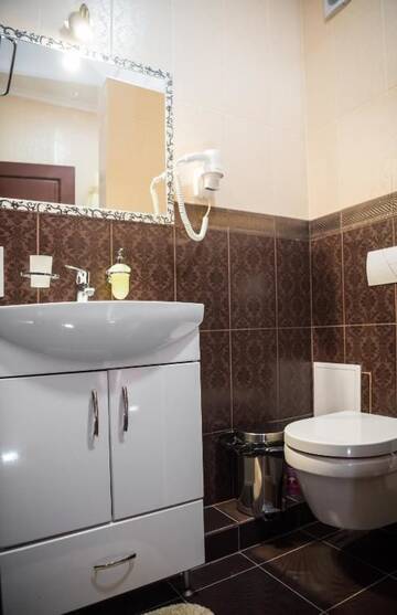 Фото номера Стандартный двухместный номер с 1 кроватью - В мансарде Отель Hotel " BOUTIQUE " г. Ужгород 12
