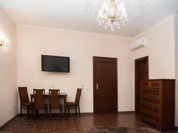 Фото номера Стандартный трехместный номер Отель Hotel " BOUTIQUE " г. Ужгород 6