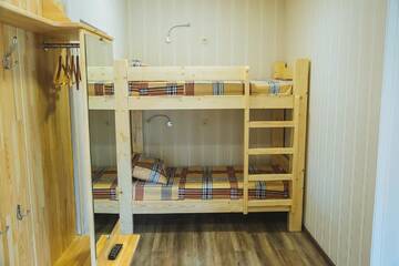 Фото номера Семейный люкс Хостелы Alina Hotel &amp; Hostel г. Ужгород 3