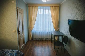 Фото номера Двухместный номер с 1 кроватью и собственной ванной комнатой Хостелы Alina Hotel &amp; Hostel г. Ужгород 13