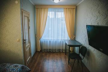 Фото номера Двухместный номер с 1 кроватью и собственной ванной комнатой Хостелы Alina Hotel &amp; Hostel г. Ужгород 5