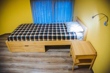 Фото номера Односпальная кровать в общем номере Хостелы Alina Hotel &amp; Hostel г. Ужгород 3