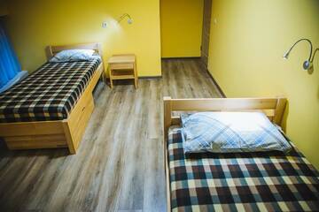 Фото номера Односпальная кровать в общем номере Хостелы Alina Hotel &amp; Hostel г. Ужгород 2