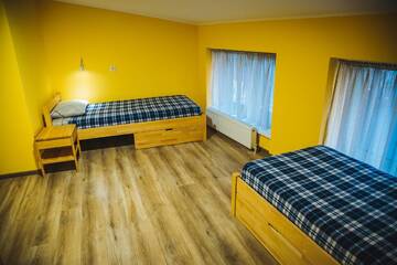 Фото номера Односпальная кровать в общем номере Хостелы Alina Hotel &amp; Hostel г. Ужгород 3