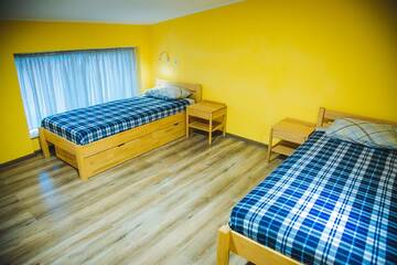 Фото номера Односпальная кровать в общем номере Хостелы Alina Hotel &amp; Hostel г. Ужгород 4