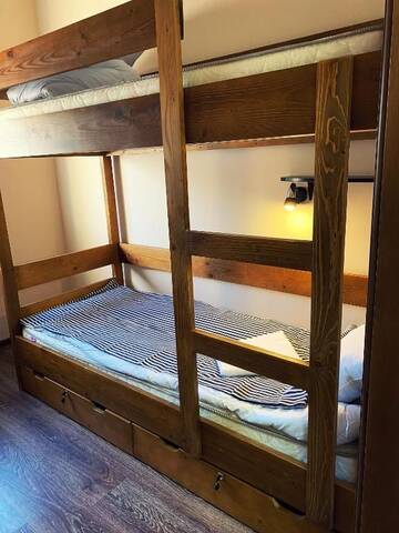 Фото номера Односпальная кровать в общем номере Хостелы Hostel Gulliver г. Ужгород 7
